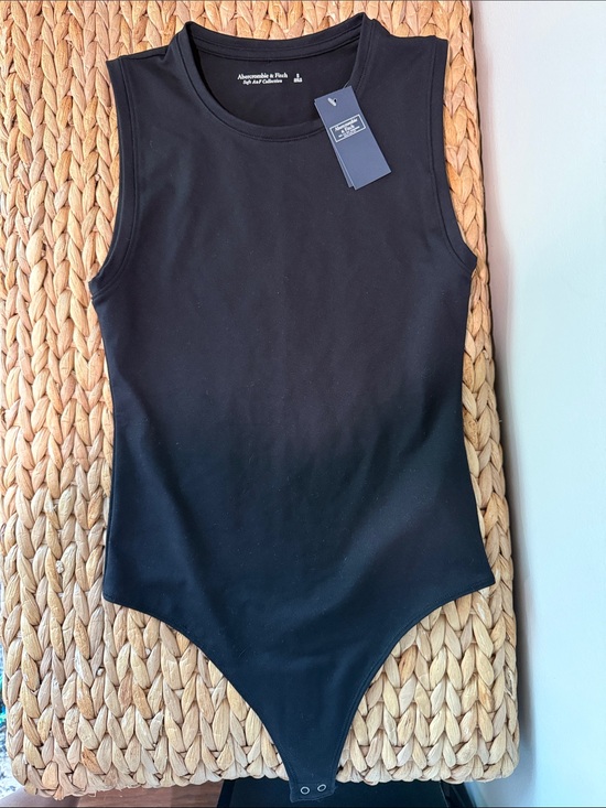 Abercrombie & Fitch Tops - Abercrombie & Fitch Black Sleeveless Stretch Bodysuit